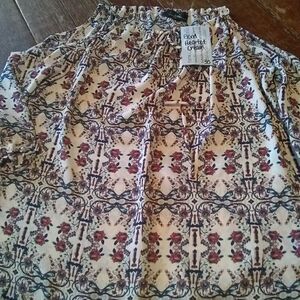 Bnwt boutique LTX cold shoulder cream floral top